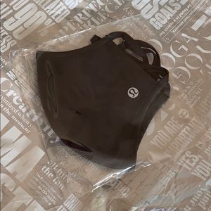 New lululemon black camo face mask